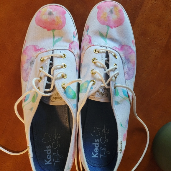 Like New Taylor Swift Keds - Picture 2 of 5